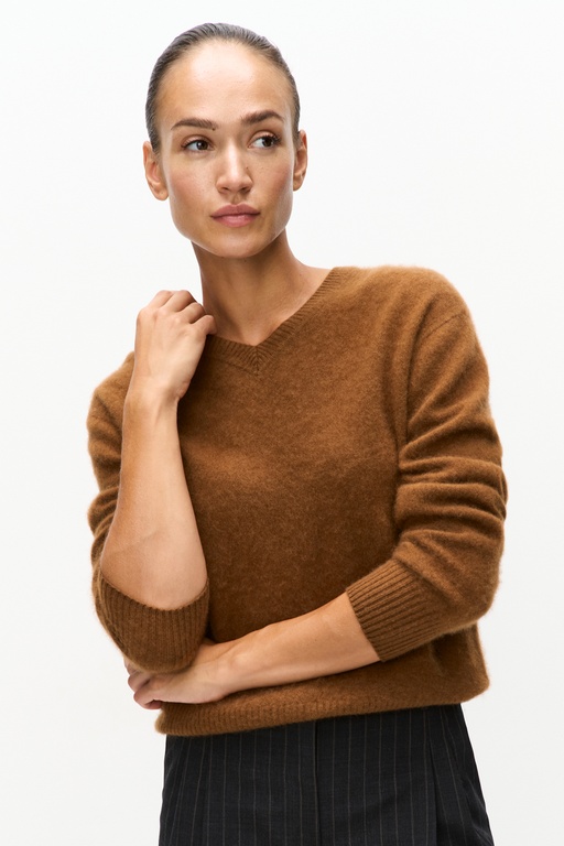 Bianca V-neck sweater Bianca V-neck sweater LT BROWN