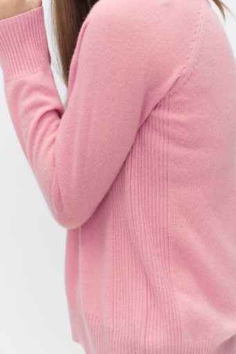 Lukka v-neck pullover