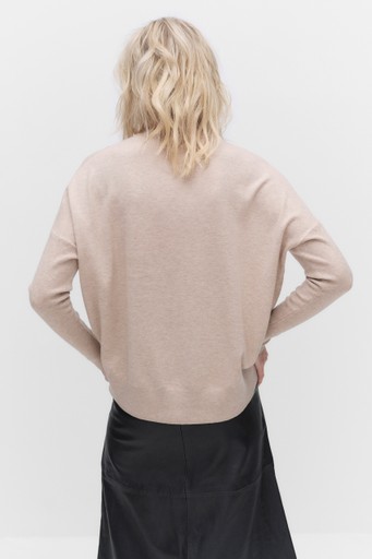 Udeliaiw pullover