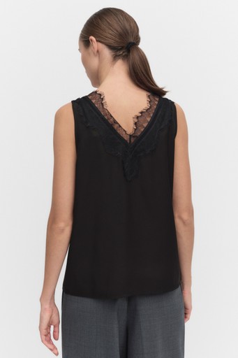 Danicaiw top