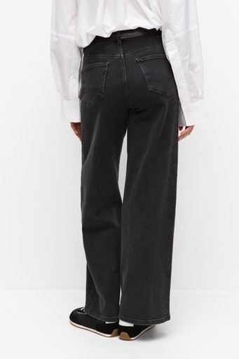 Junaiw aalia jeans