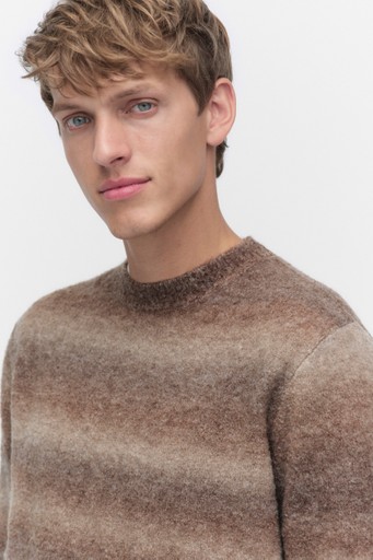 Kit knitted sweater Kit knitted sweater