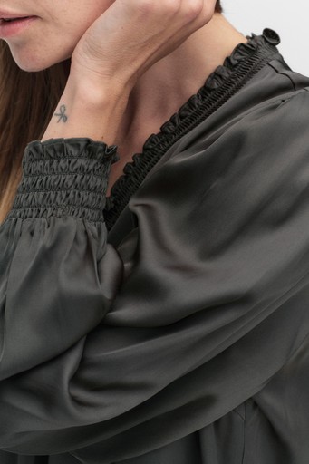 Bardi v-neck blouse