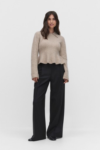 Selana knit collar