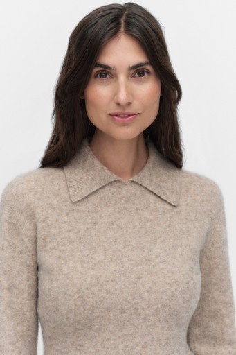 Selana knit collar