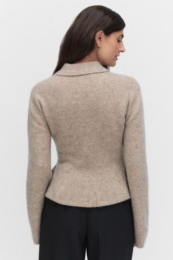 Selana knit collar