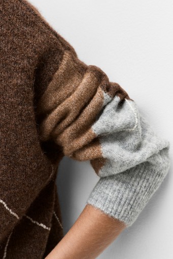 Forca knit v-neck