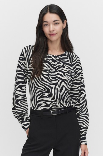 Hilda top