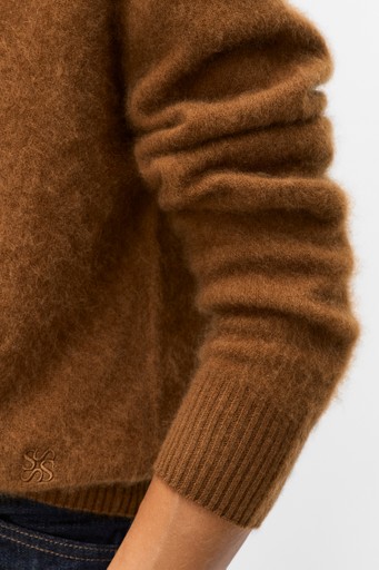Bianca R-neck sweater