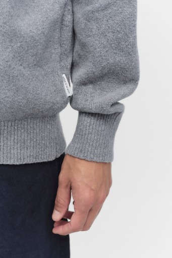 Script knitted crew Script knitted crew