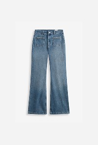 Siniset naisten farkut MQ Marqet:lta.