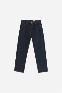 Tummat miesten farkut MQ:lta.