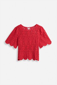 Punainen virkattu naisten toppi MQ:lta.