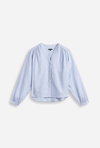 Vaaleansininen pellavapusero MQ Marqet:lta.