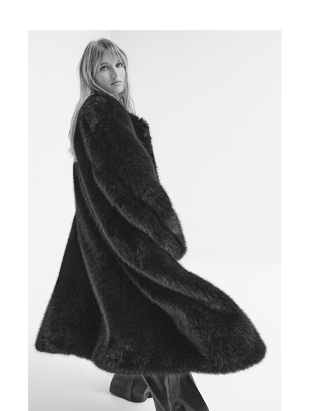 Musta pitkä takki naisille, tekoturkista