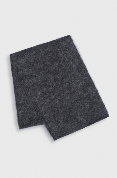 Harmaa huivi naisille