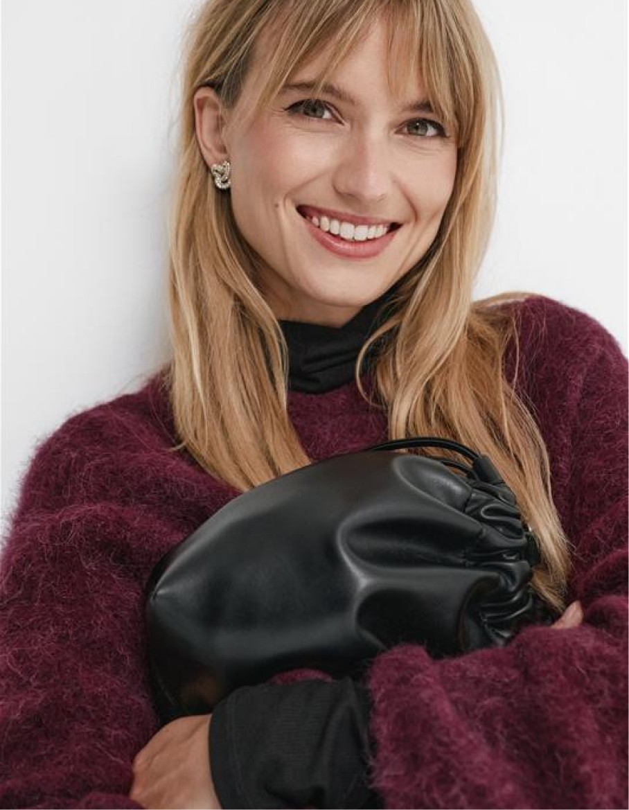 Viininpunainen neulepusero naisille