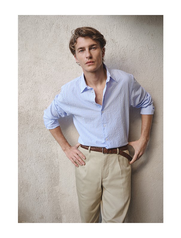 Hvid- og blåstribet hørskjorte til mænd fra Bläck hos MQ