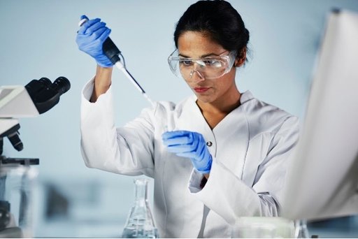 Bilde av Edel Marie (65) fornøyd kunde av Svart Hvitløk