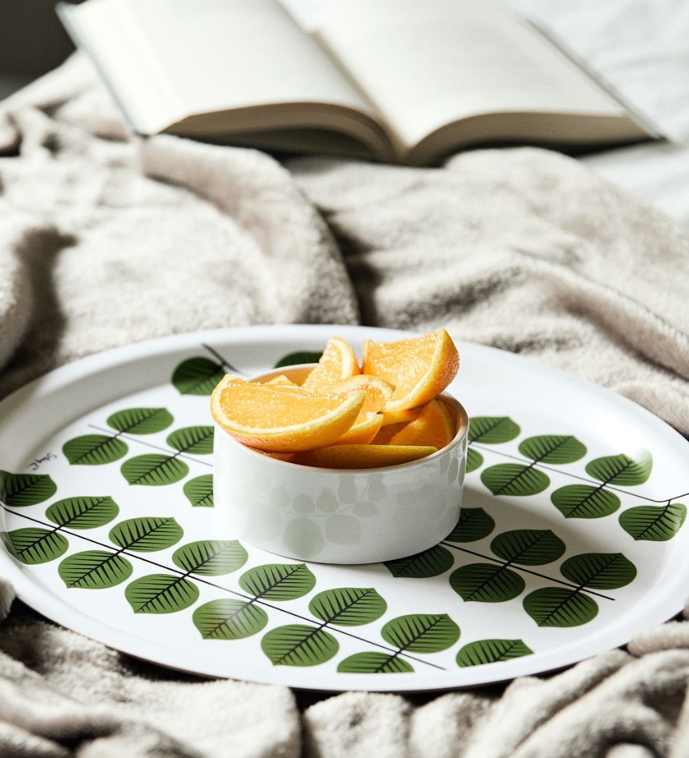 En rund bricka med Berså-mönster