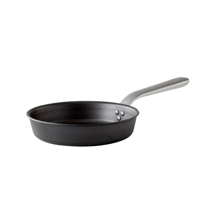Stekpanna, kolstål med ergonomiskt handtag Stekpanna, kolstål med ergonomiskt handtag