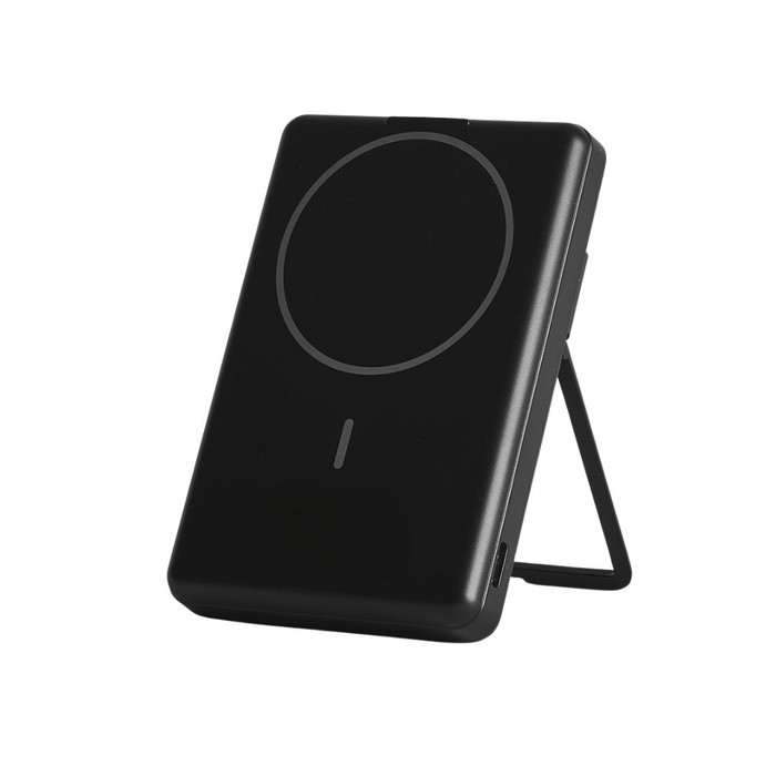 Powerbank med kortfack från Luminé Svart