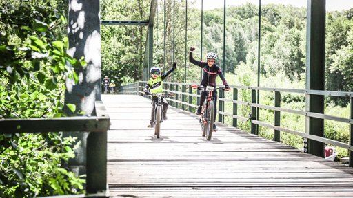 Cykla MTB Vättern med kompisgänget eller familjen