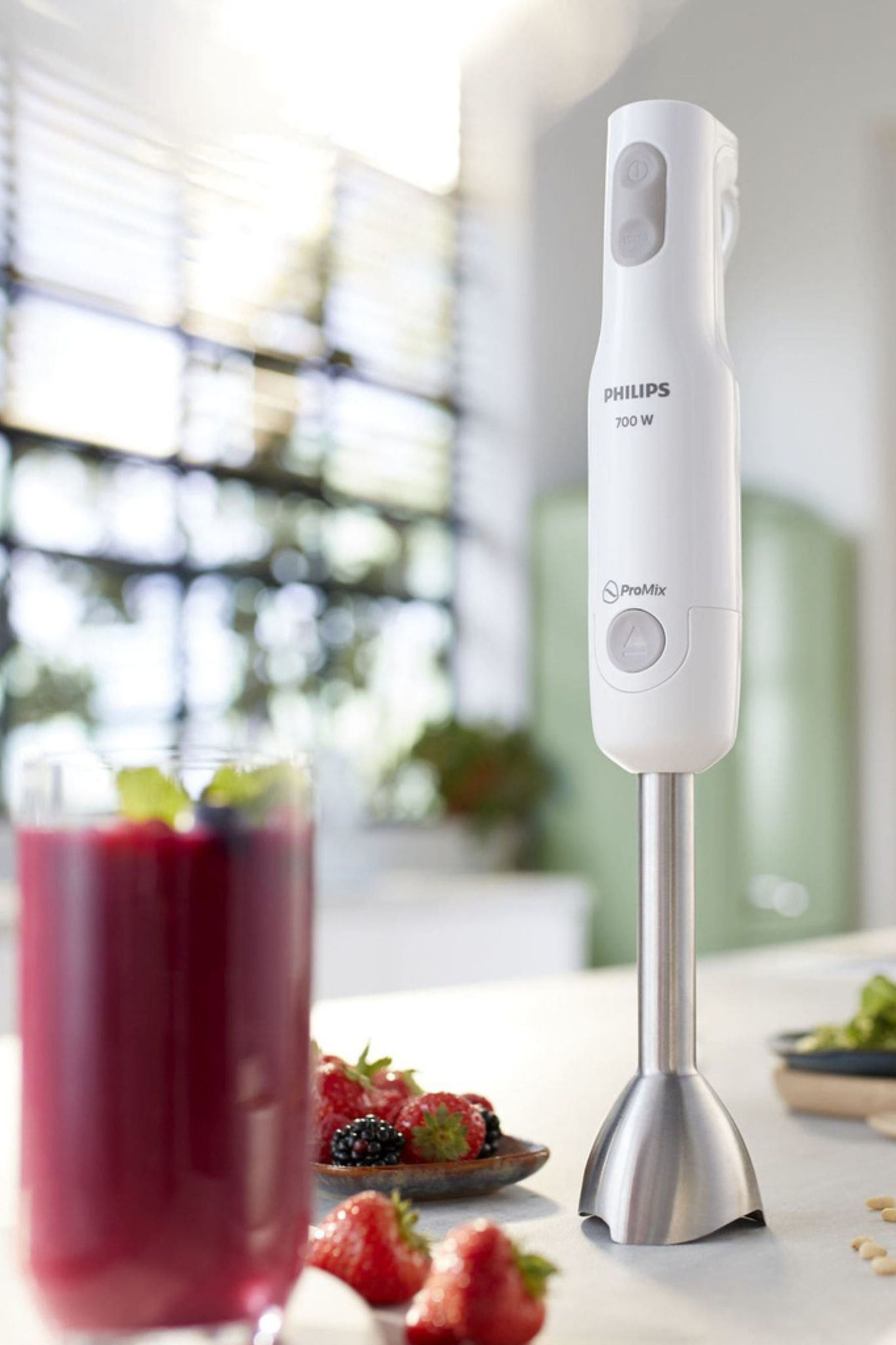 En vit stavmixer från Philips