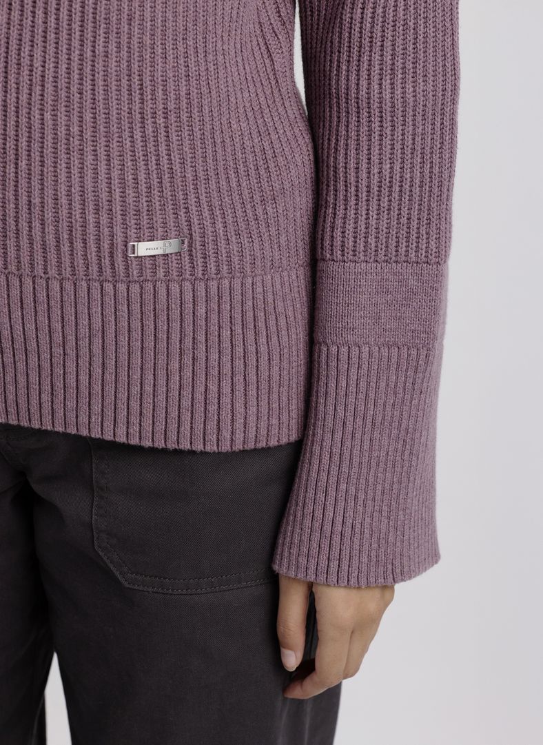 W Mons Funnel Neck