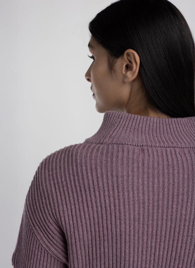 W Mons Funnel Neck