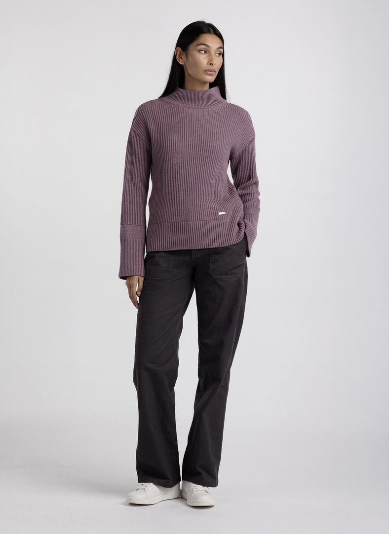 W Mons Funnel Neck