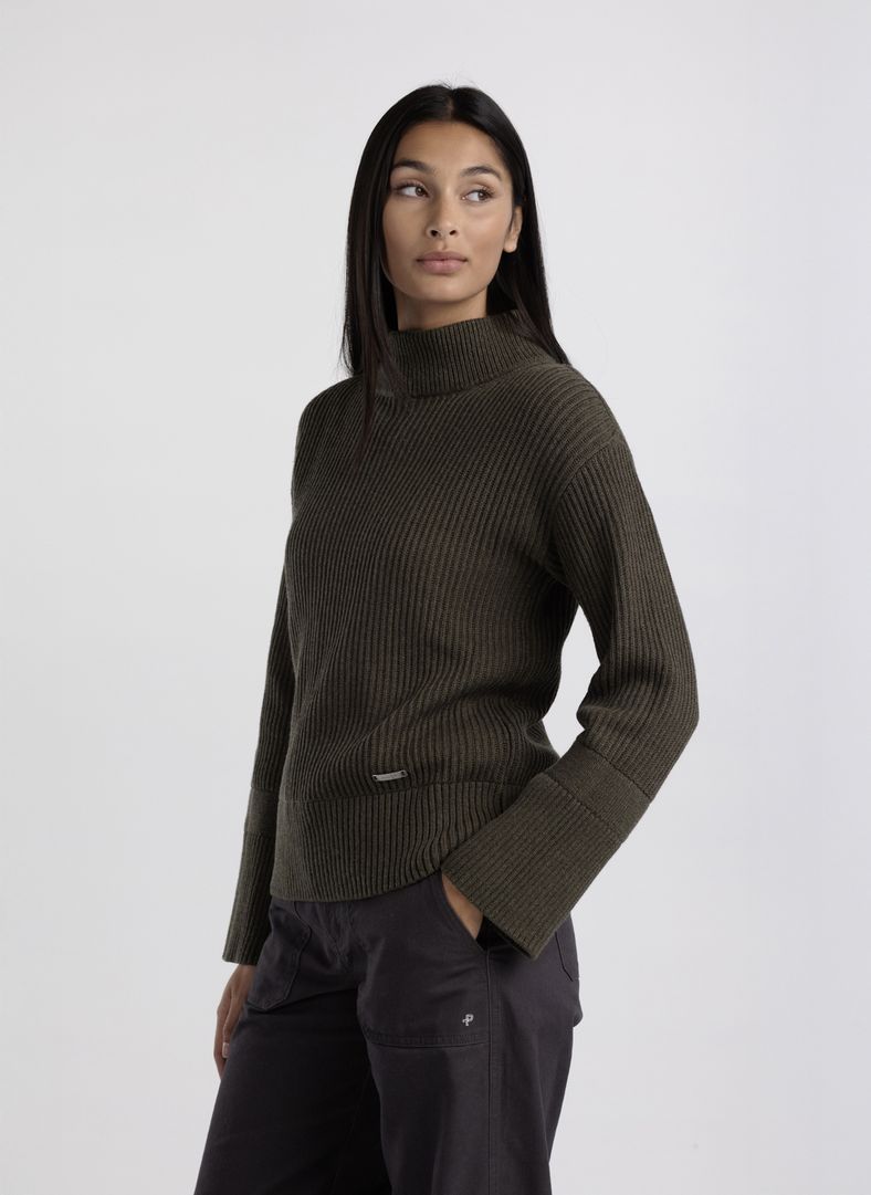 W Mons Funnel Neck