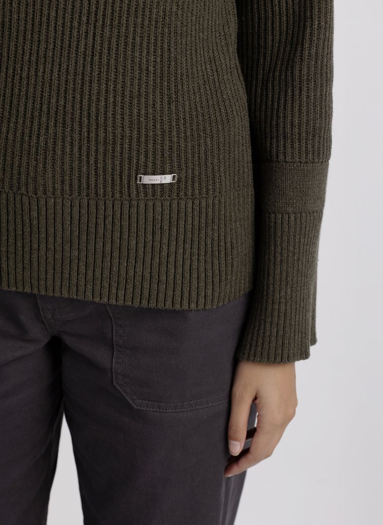 W Mons Funnel Neck