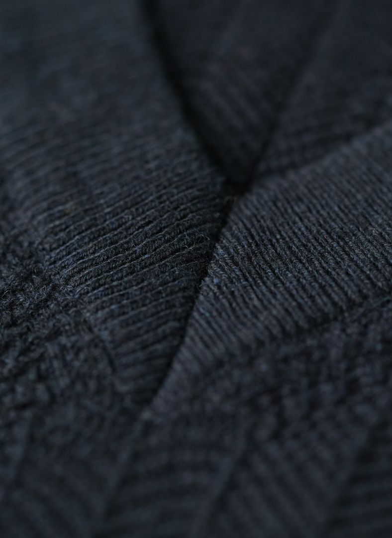 W Tiller Herringbone V-neck