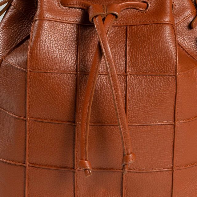 Sofia Medium Bucket handväska i skinn
