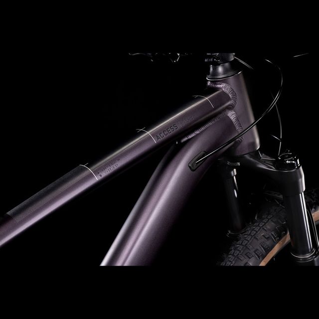 CUBE Access WS Race 2022 naisten maastopyörä CUBE Access WS Race 2022 naisten maastopyörä