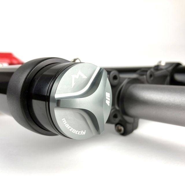 Marzocchi 2022 Bomber Z1 GRIP 170 29 44mm offset joustokeula Marzocchi 2022 Bomber Z1 GRIP 170 29 44mm offset joustokeula