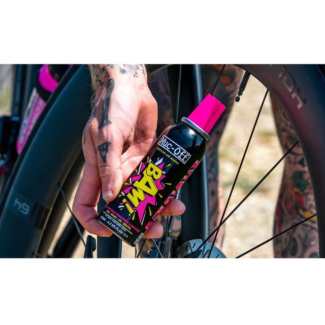 MUC-OFF B.A.M. Bottled Air Magic ulko- ja sisärenkaan täyttöaine 125ml