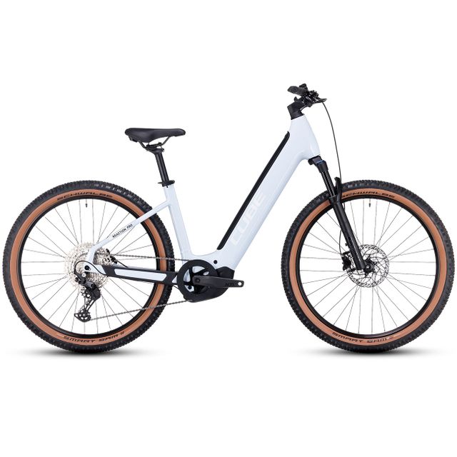 CUBE Reaction Hybrid Pro 500 sähköpyörä Easy Entry CUBE Reaction Hybrid Pro 500 sähköpyörä Easy Entry