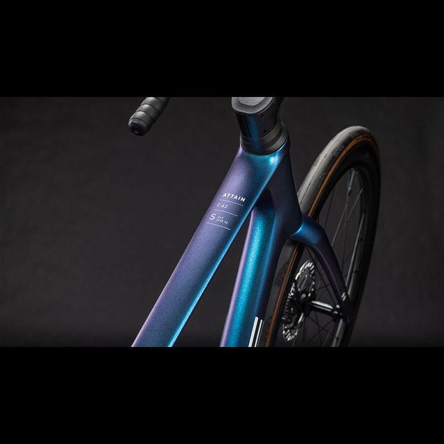 CUBE Attain C:62 SLT maantiepyörä