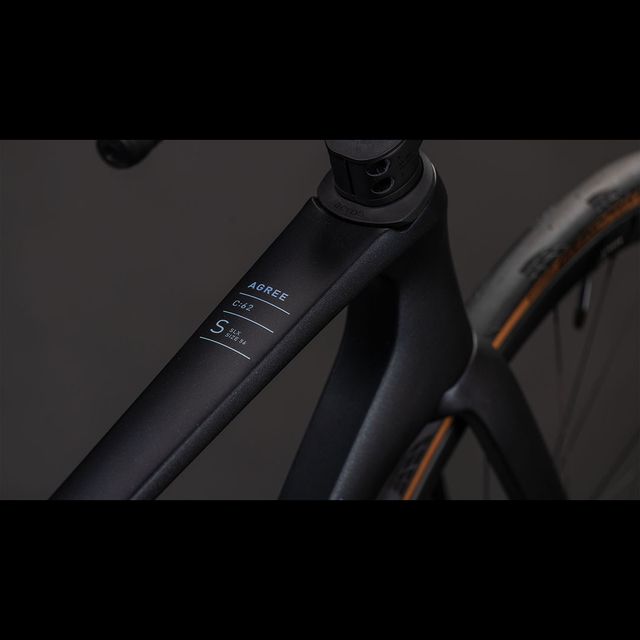 CUBE Agree C:62 SLX maantiepyörä