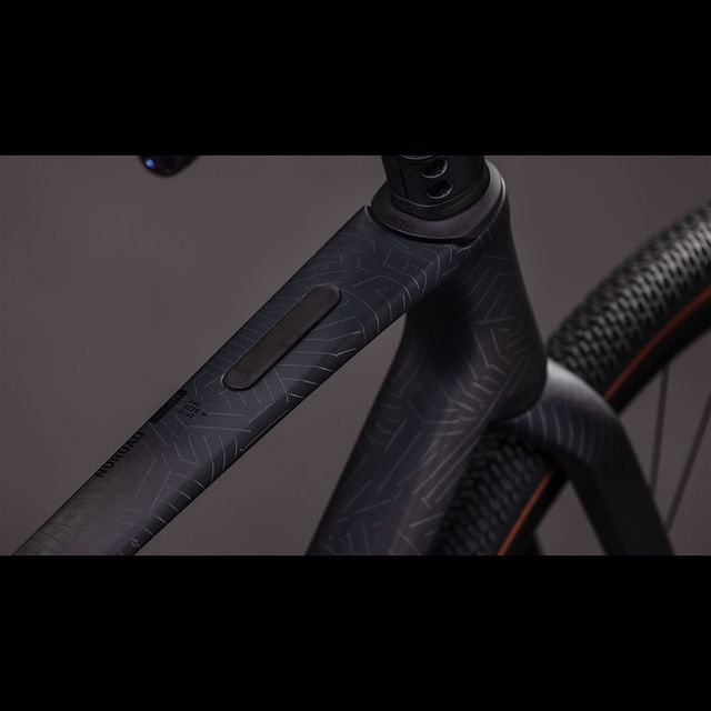 CUBE Nuroad C:62 EXC gravel-pyörä