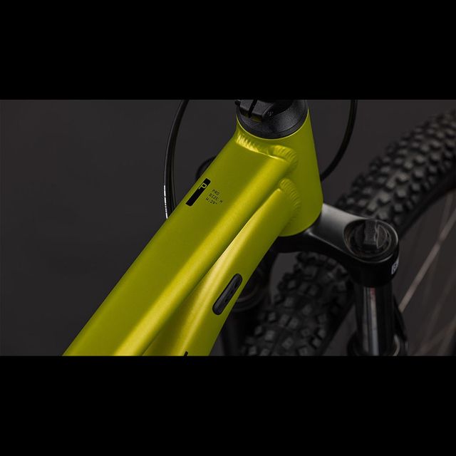 CUBE Aim Pro maastopyörä