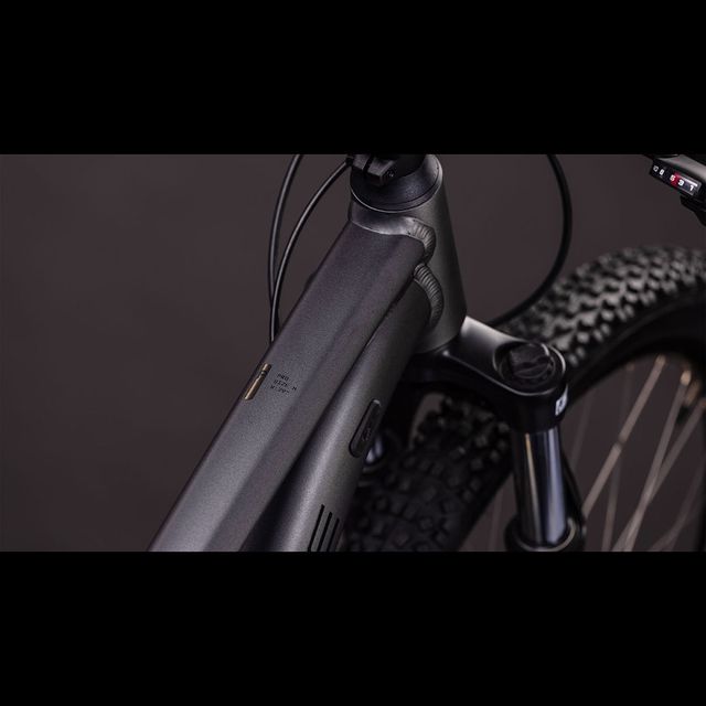 CUBE Aim Pro maastopyörä CUBE Aim Pro maastopyörä