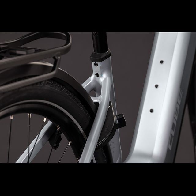CUBE Kathmandu Hybrid ONE 800 Easy Entry 2027 sähköpyörä