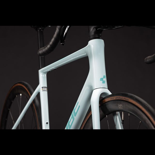 CUBE Attain C:62 Race 2027 maantiepyörä