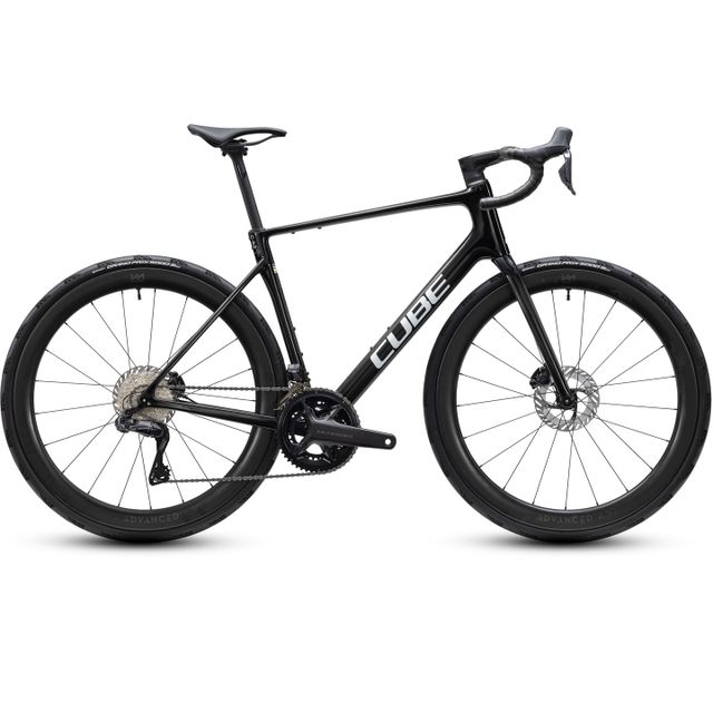 CUBE Attain C:62 SLT 2027 maantiepyörä värinä carbon´n´white