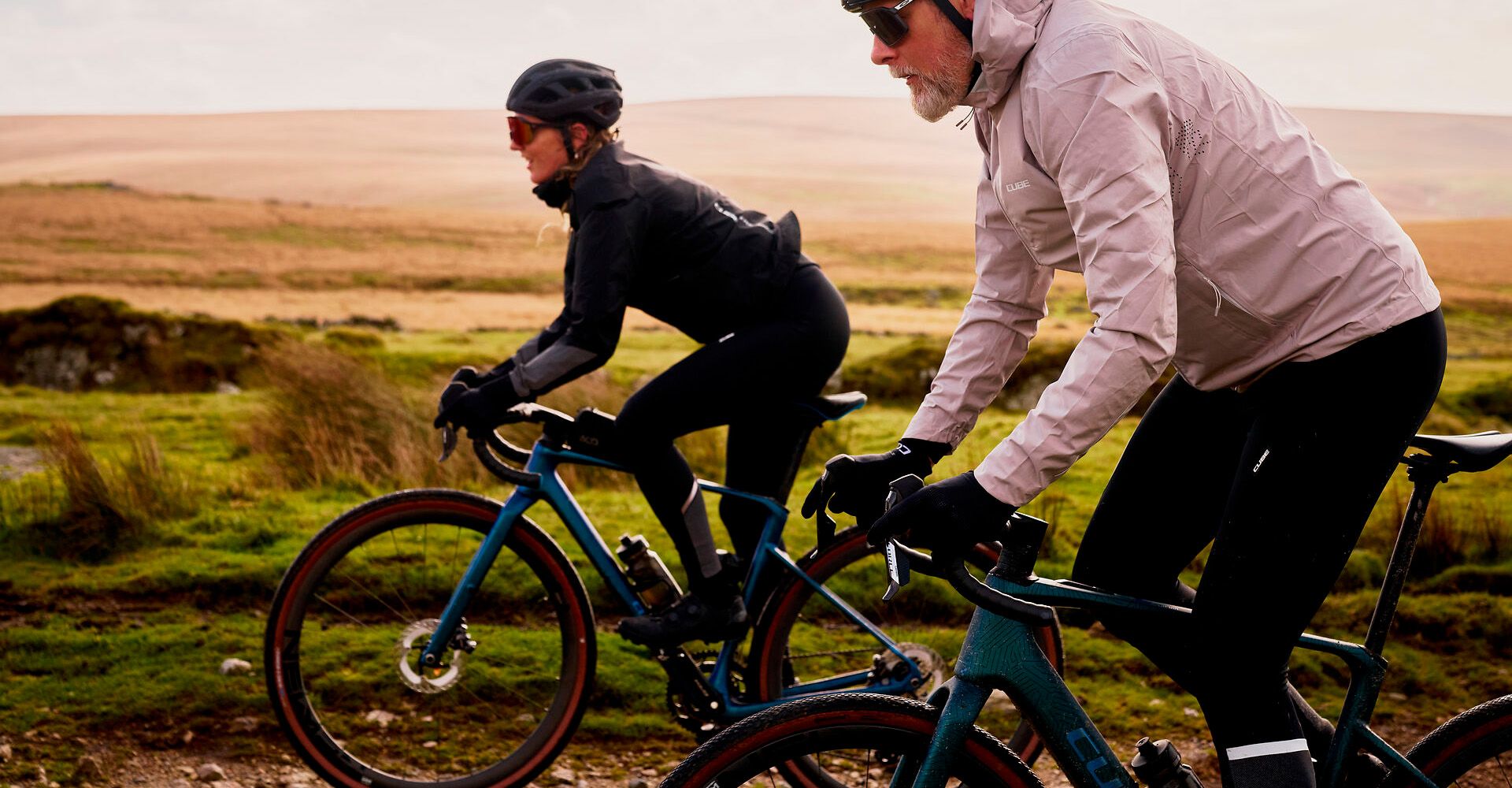 CUBE Nuroadilla ajoa soralla