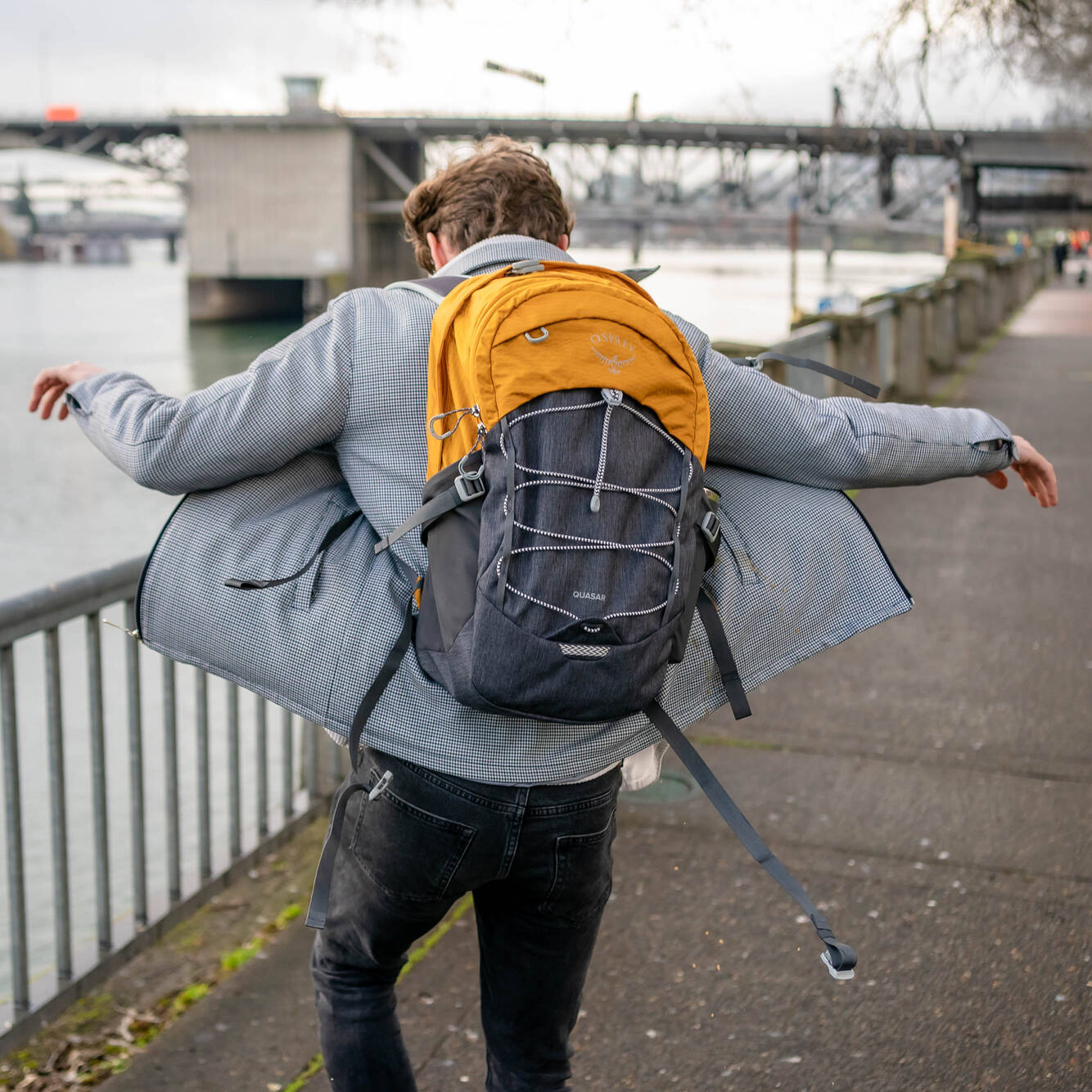 Quasar 26L Golden Hour Yellow/Grey Area - Gul