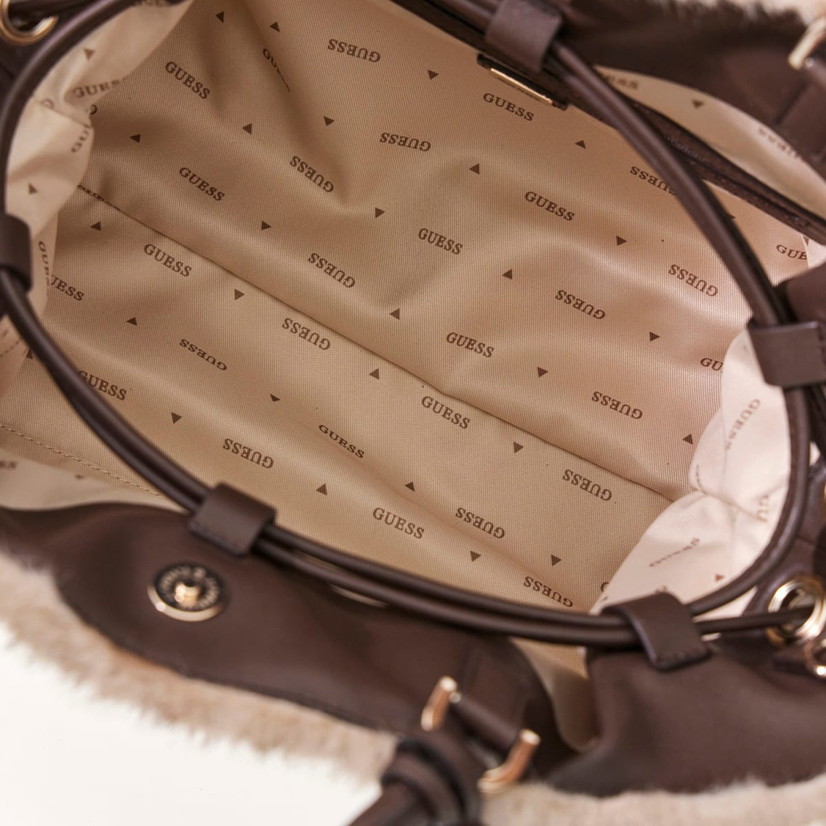 Mavis faux fur crossbody-veske - Espresso